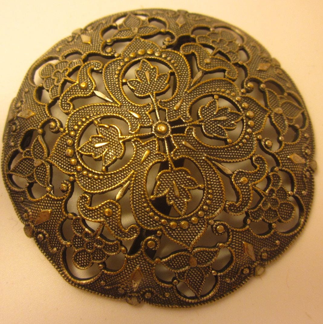 Vintage Heraldic belt buckle with Quatrefoil Oak Leaf Motif