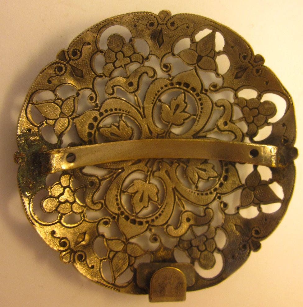 Vintage Heraldic belt buckle with Quatrefoil Oak Leaf Motif