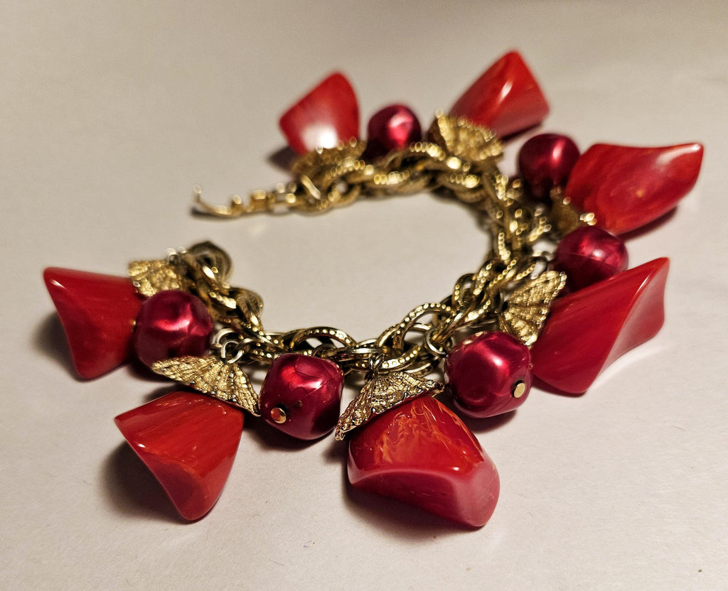 Vintage  Cherry Marbled Bakelite chunky cha cha Charm Bracelet
