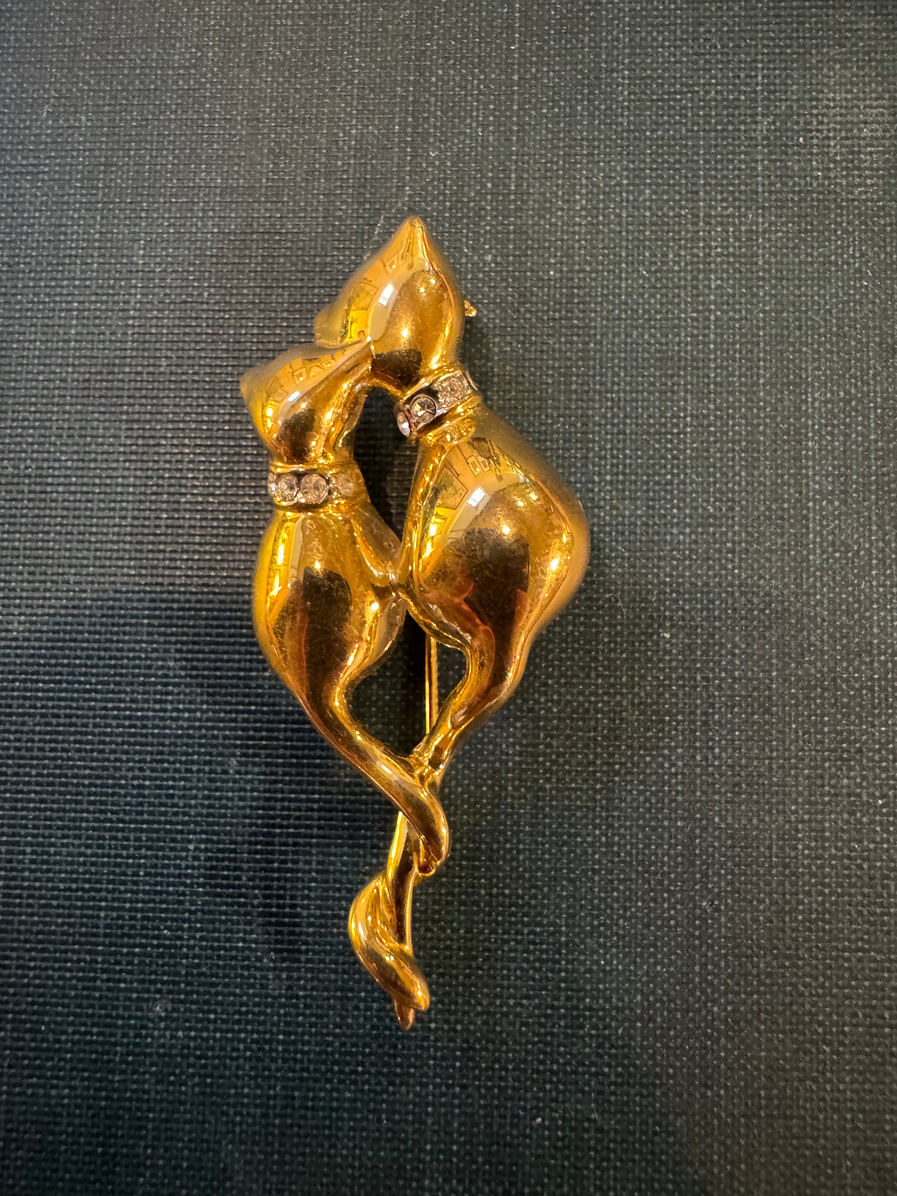 Intertwined Kitties Brooch