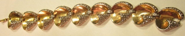 Vintage Goldtone Rhinestone Shell Linked Bracelet
