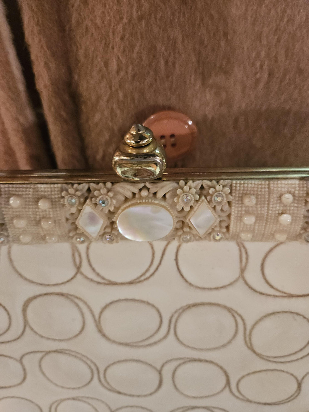 1960s Vintage Handbag: Faye Mell Fleurette Miami, Cream Vinyl, Celluloid Frame