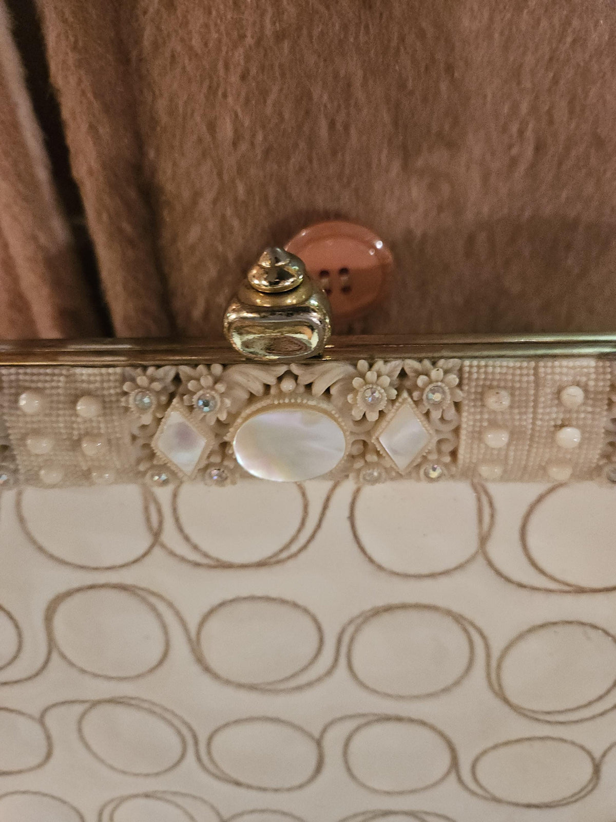 1960s Vintage Handbag: Faye Mell Fleurette Miami, Cream Vinyl, Celluloid Frame