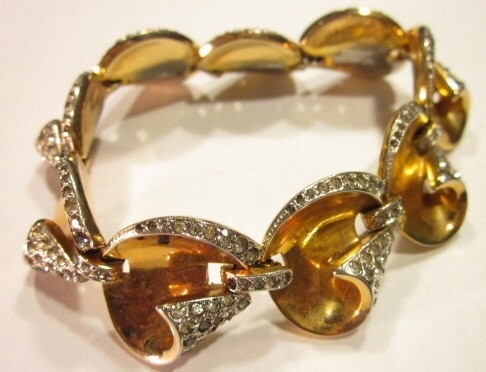 Vintage Goldtone Rhinestone Shell Linked Bracelet